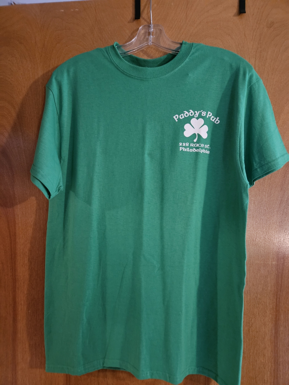 NWOT Gildan Green Paddy's Pub It's Always Sunny in Philadelphia Logo Tee Unisex